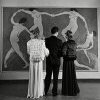 Louise Dahl-Wolfe, En admirant Matisse, Musée d'art moderne, New York, (…)